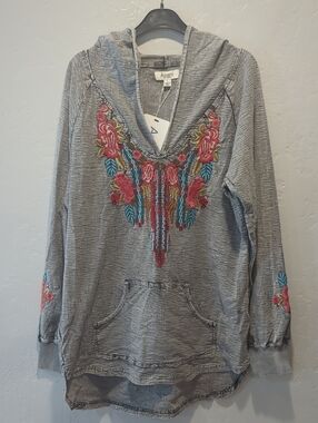 NWT Avanti Del Amour Gray Hooded Tunic with Embroidery